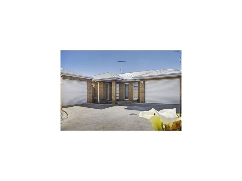 2/14 Waiora Ave, Hamlyn Heights VIC 3215