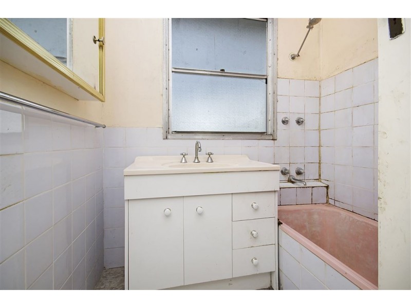 14 Canadian Parade, Corio VIC 3214