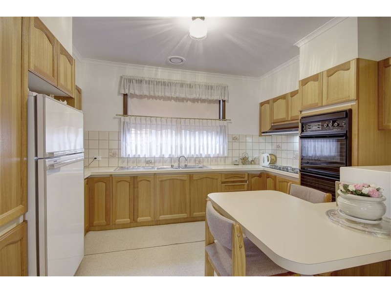 42 Glenfine Avenue, Hamlyn Heights VIC 3215