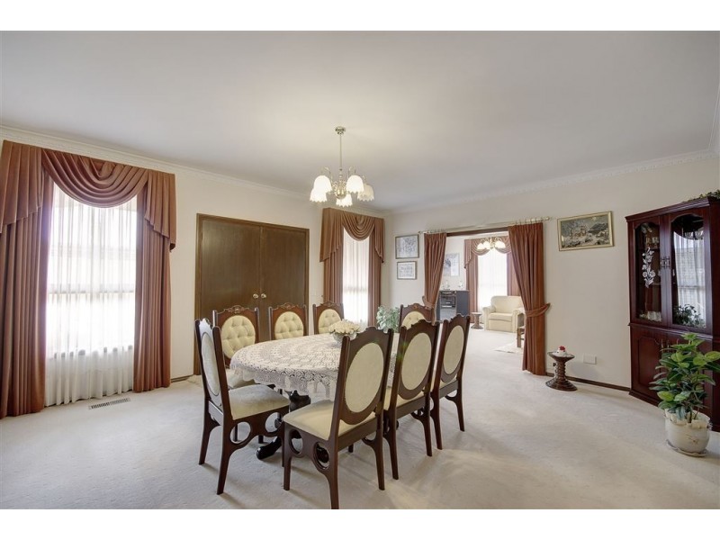 42 Glenfine Avenue, Hamlyn Heights VIC 3215