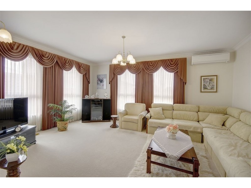 42 Glenfine Avenue, Hamlyn Heights VIC 3215