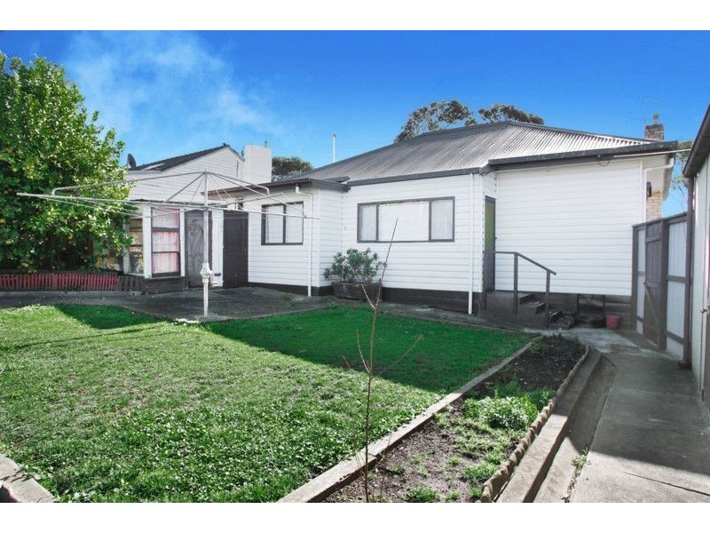 5 Chaucer Street, Hamlyn Heights VIC 3215