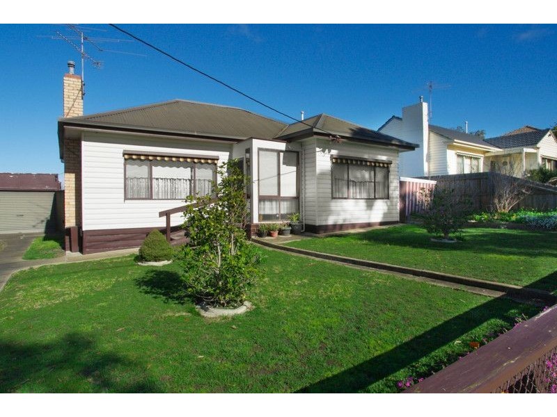 5 Chaucer Street, Hamlyn Heights VIC 3215
