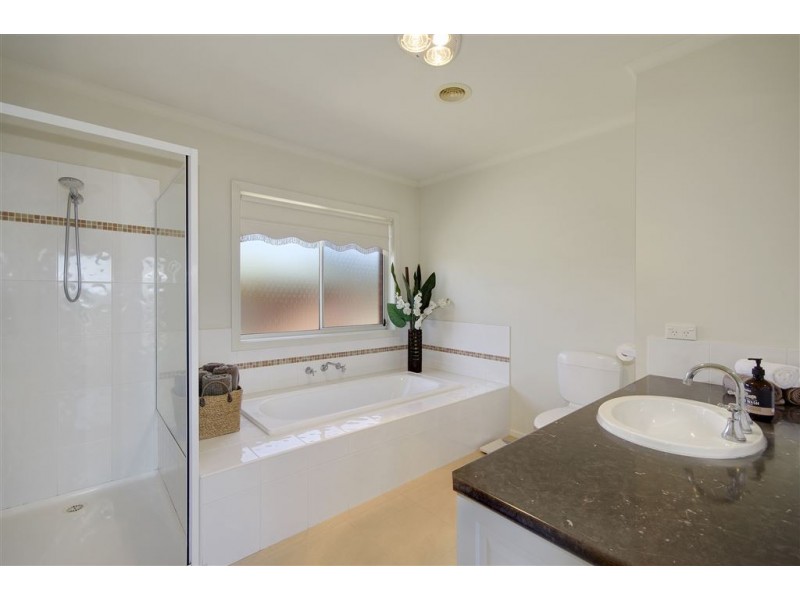 8 Gotemba Road, Bell Post Hill VIC 3215