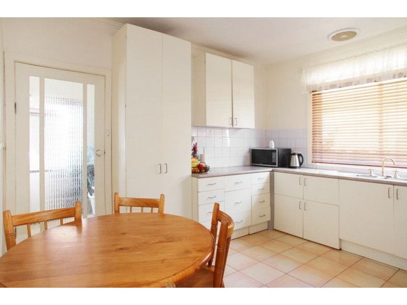 8 Alder Crescent, Bell Park VIC 3215