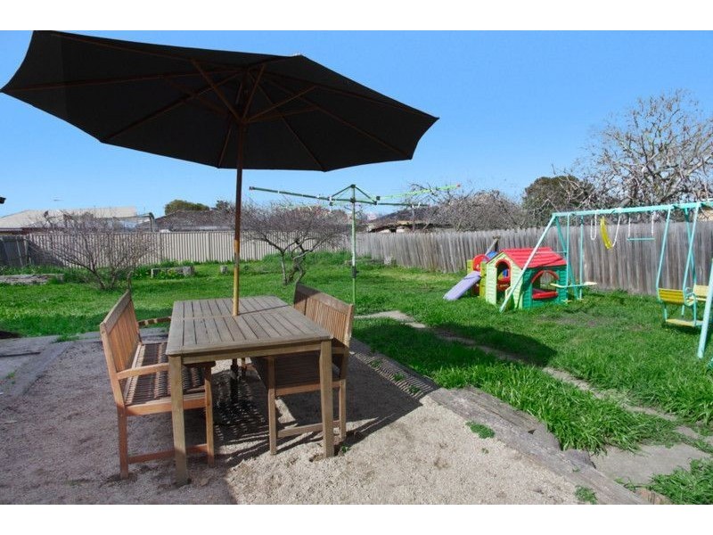 8 Alder Crescent, Bell Park VIC 3215