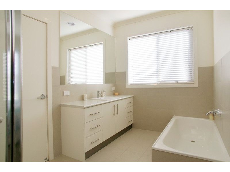 1/31 Jabone Terrace, Bell Park VIC 3215