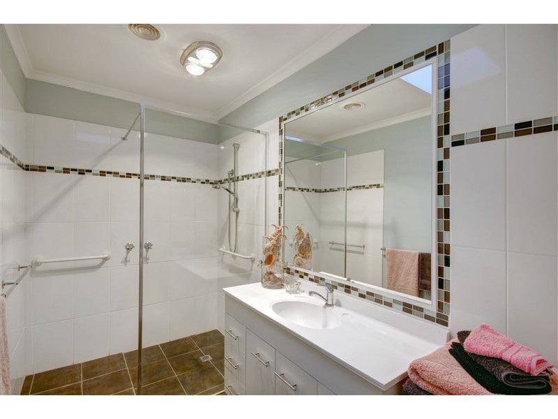 10 Moyston Grove, Corio VIC 3214