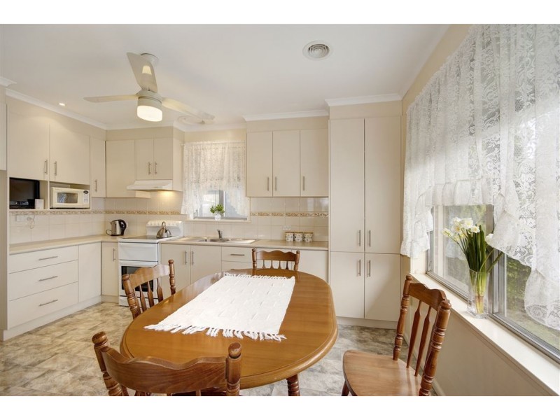 2 Cooma Court, North Geelong VIC 3215