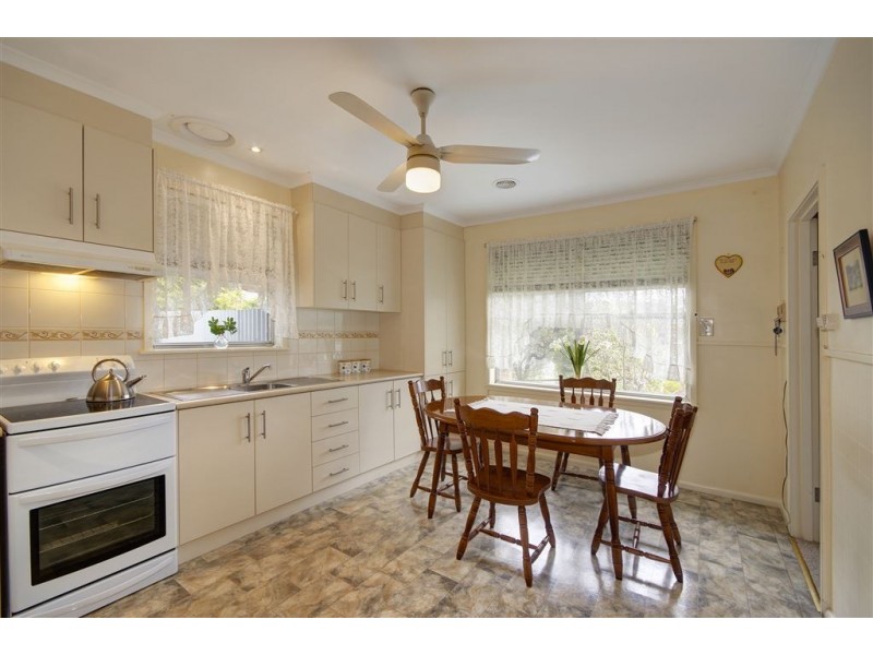 2 Cooma Court, North Geelong VIC 3215