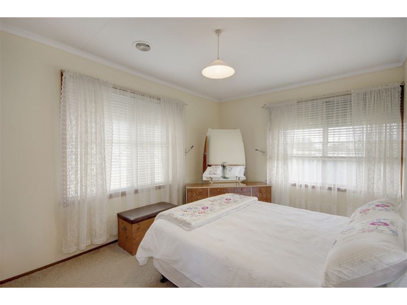 2 Cooma Court, North Geelong VIC 3215