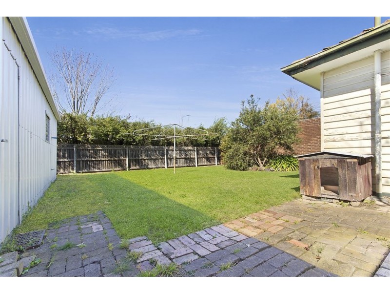 75 Calvert Street, Hamlyn Heights VIC 3215