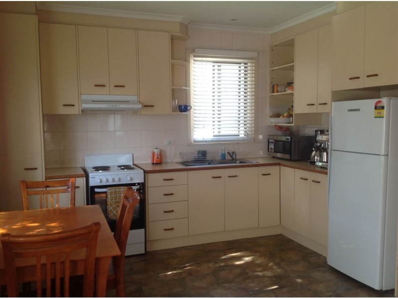 8 Michigan Avenue, Corio VIC 3214