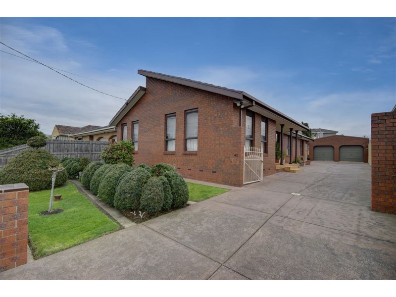42 Glenfine Avenue, Hamlyn Heights VIC 3215