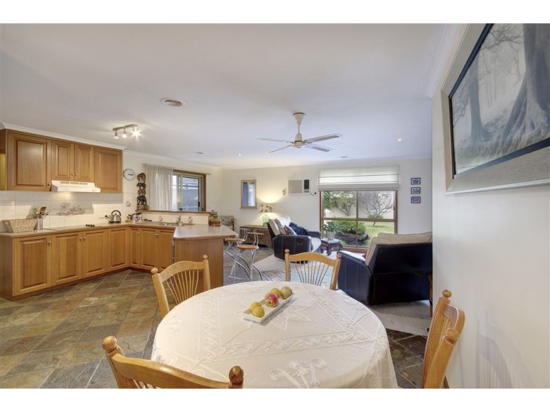 10 Moyston Grove, Corio VIC 3214