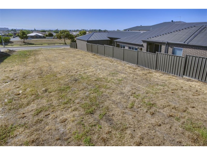 8 Rita Court, Bell Post Hill VIC 3215