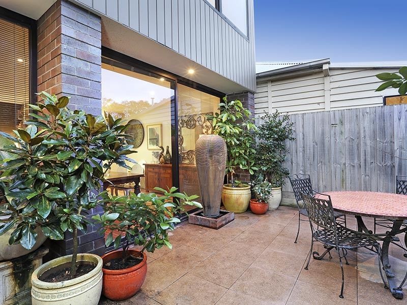 25 Spring Street, Geelong West VIC 3218