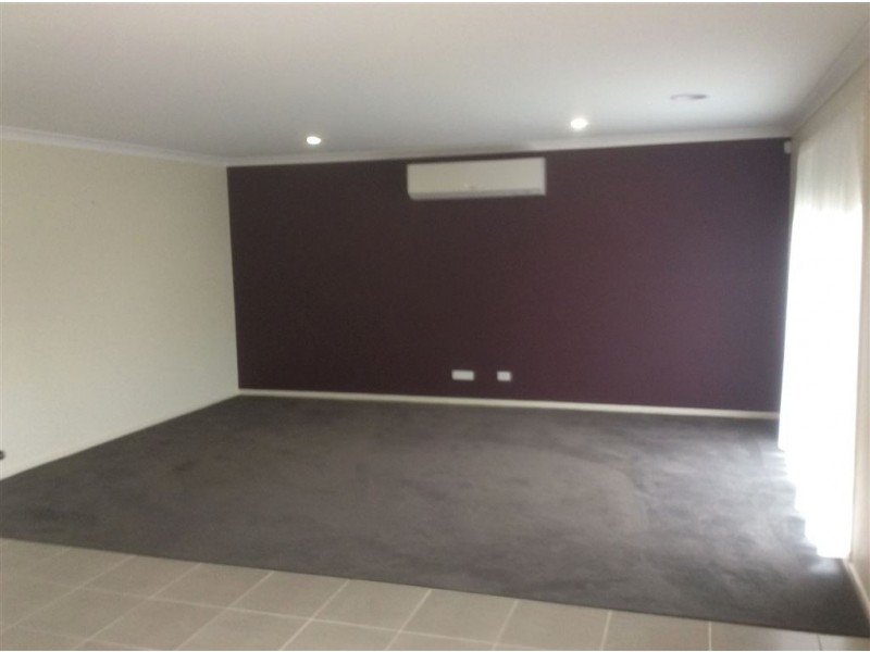 14 Swallow Crescent, Norlane VIC 3214