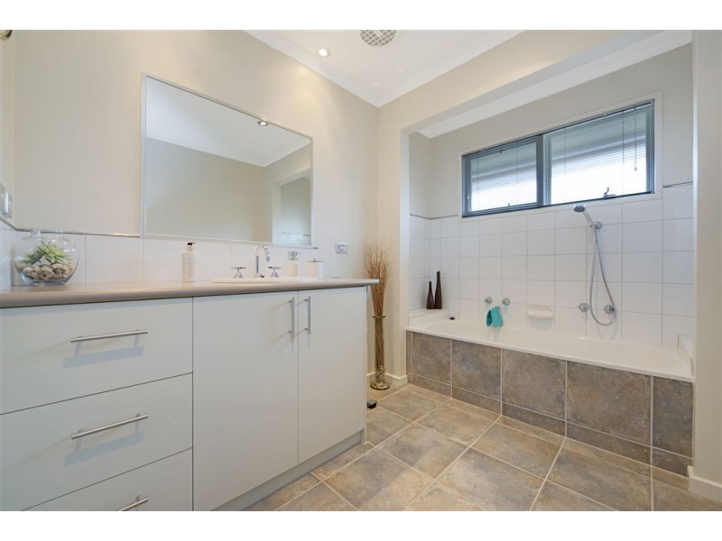 102 Jedda Street, Bell Post Hill VIC 3215