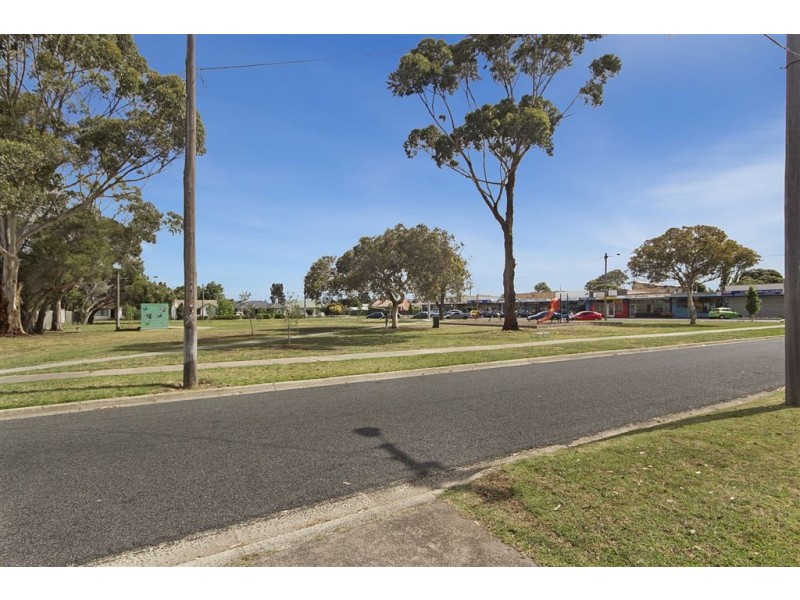 18 Dearborn Parade, Corio VIC 3214