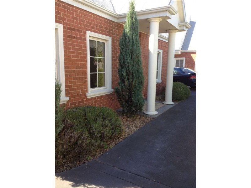 2/73 Marshall Street, Newtown VIC 3220