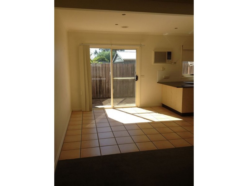 2/73 Marshall Street, Newtown VIC 3220