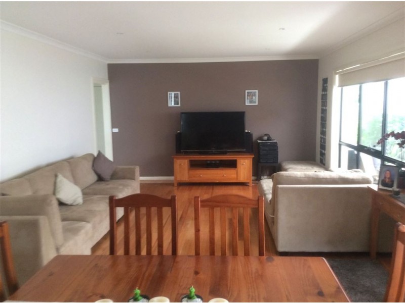 10 Lantana Avenue, Hamlyn Heights VIC 3215