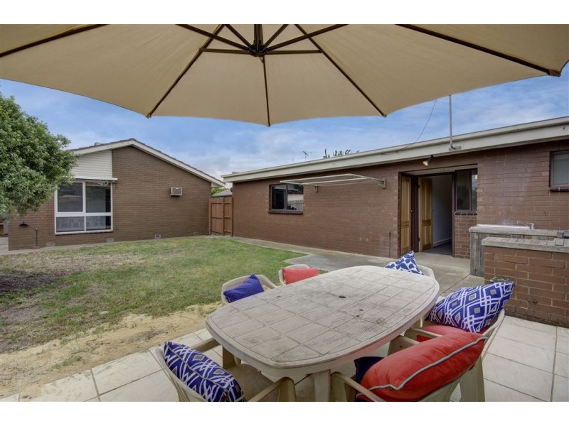 9 Newton Avenue, Bell Post Hill VIC 3215