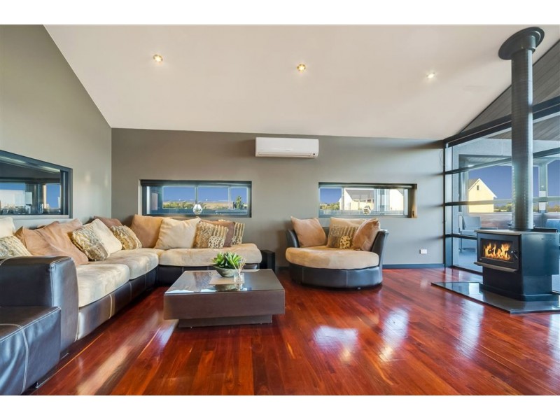 10 Glenora Place, Batesford VIC 3221