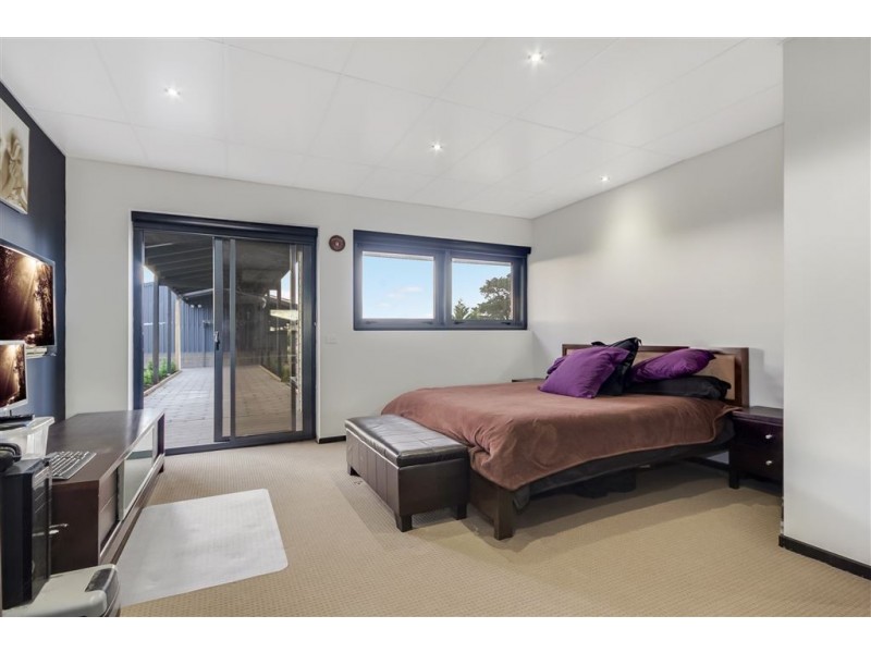 10 Glenora Place, Batesford VIC 3221