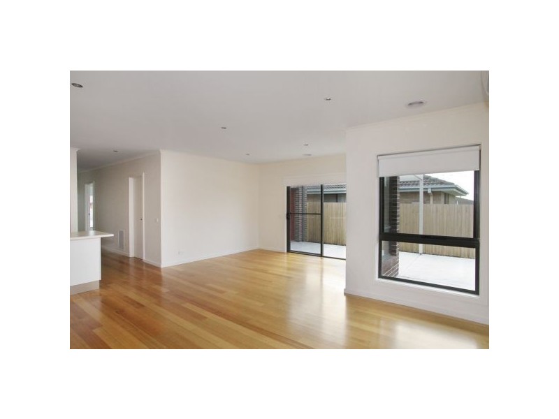 1/8 Eaglemont Crescent, Bell Post Hill VIC 3215