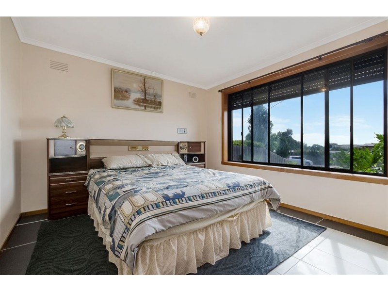 6 Kinnordy Court, Hamlyn Heights VIC 3215
