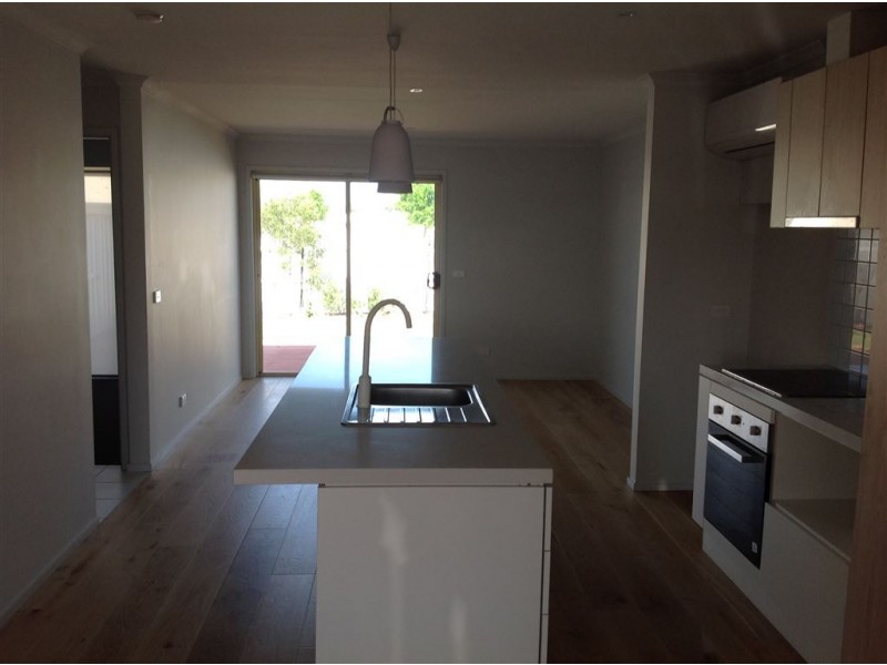 1/180 Cox Road, Lovely Banks VIC 3221