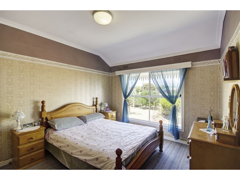 97 St Albans Road, East Geelong VIC 3219