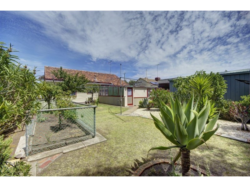 97 St Albans Road, East Geelong VIC 3219