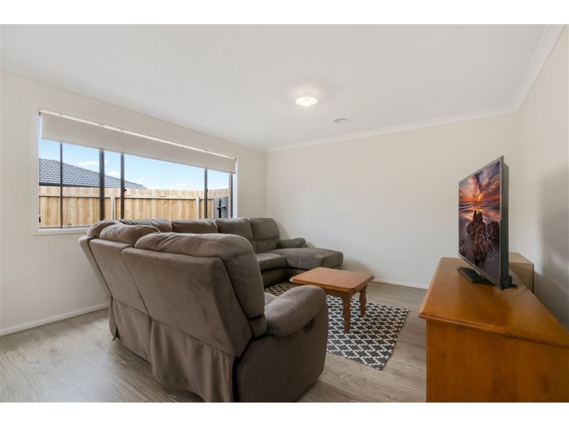 34B Pettit Crescent, Norlane VIC 3214