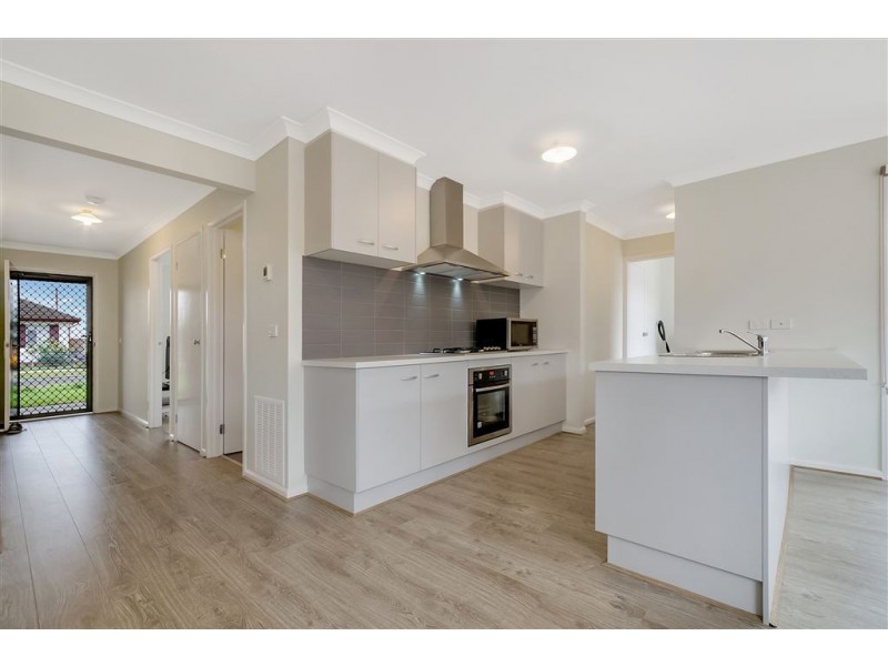 34B Pettit Crescent, Norlane VIC 3214