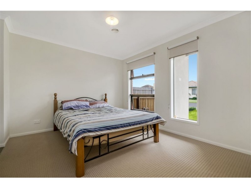 34B Pettit Crescent, Norlane VIC 3214