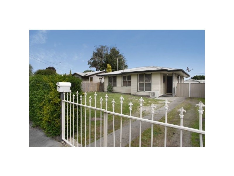 11 Watsonia Grove, Norlane VIC 3214