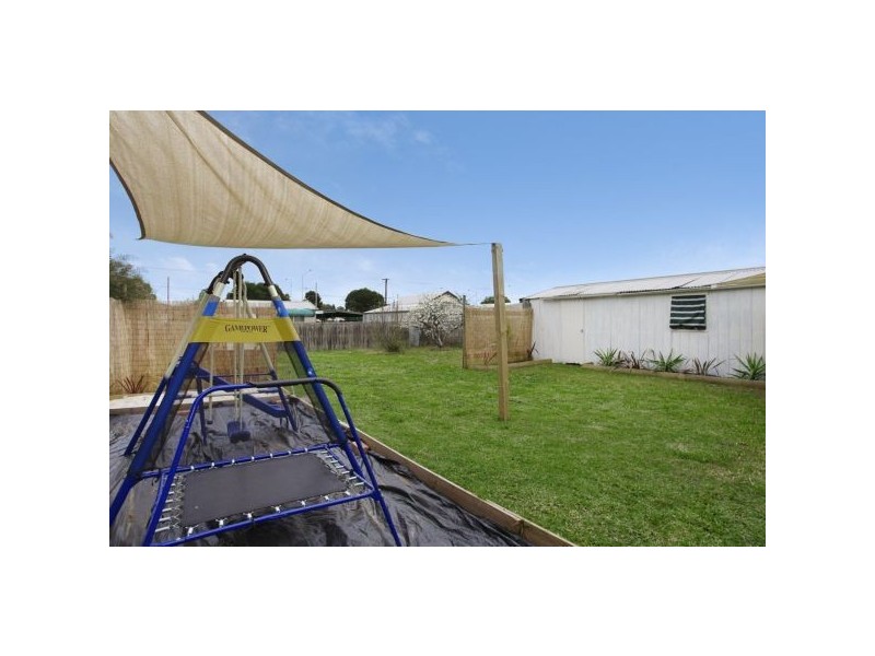 11 Watsonia Grove, Norlane VIC 3214