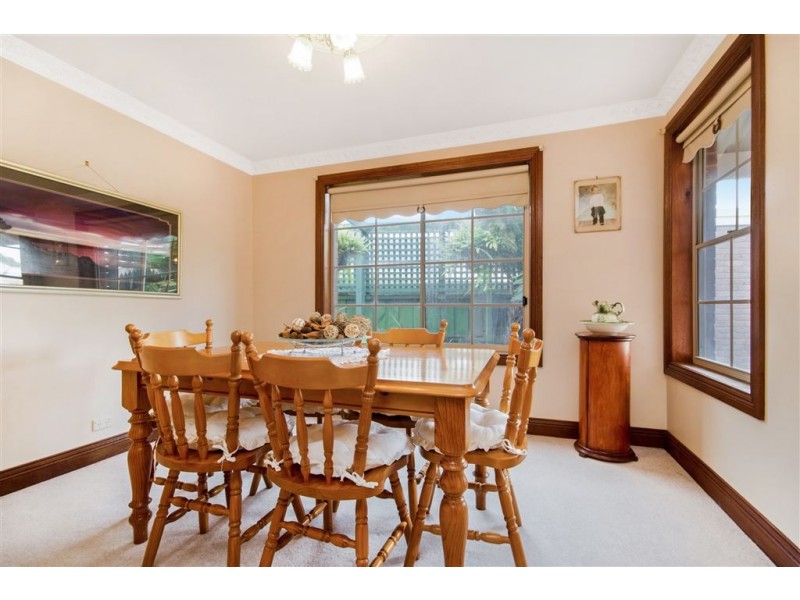 12 Rowe Street, Hamlyn Heights VIC 3215