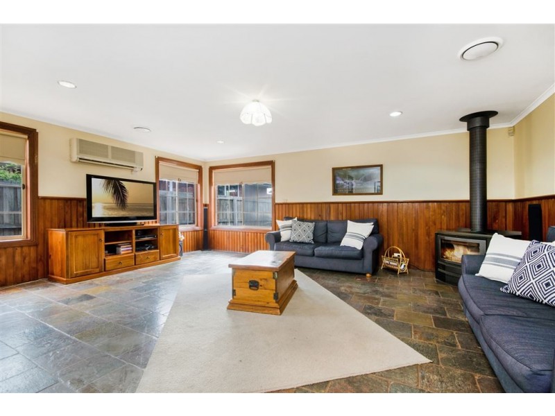 12 Rowe Street, Hamlyn Heights VIC 3215