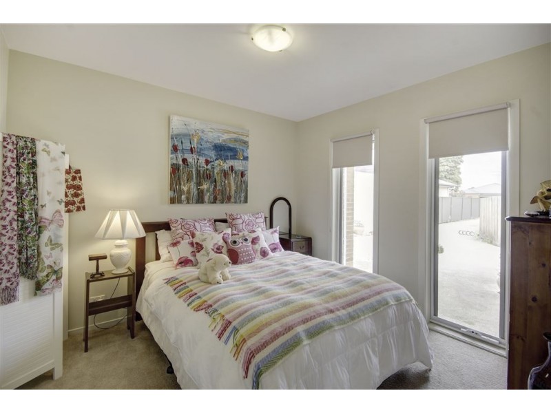 2/14 Waiora Avenue, Hamlyn Heights VIC 3215