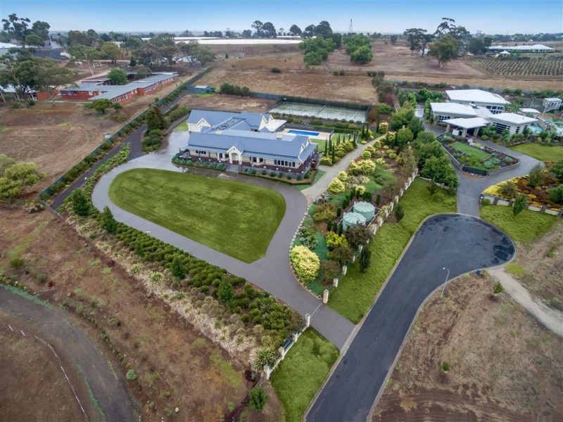 40 Eva Place, Lovely Banks VIC 3221