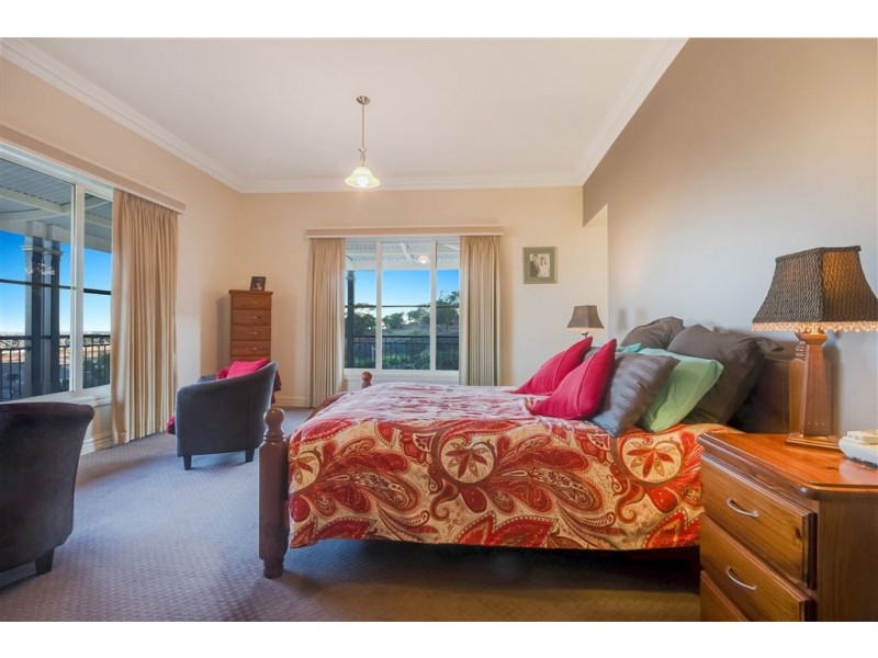 40 Eva Place, Lovely Banks VIC 3221