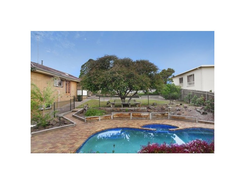 70 Newton Avenue, Bell Post Hill VIC 3215