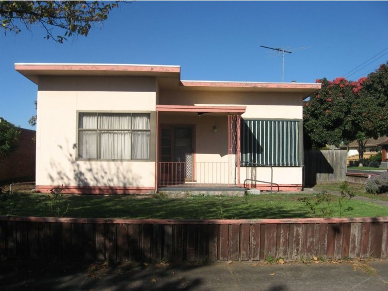 18 Charlotte Avenue, Newcomb VIC 3219