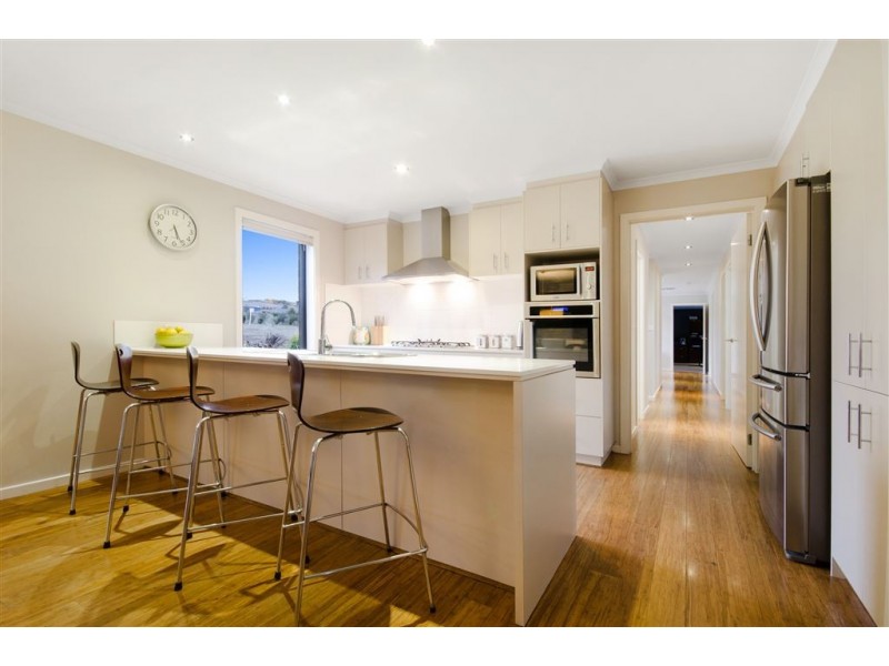 100 Kulina Drive, Lovely Banks VIC 3221