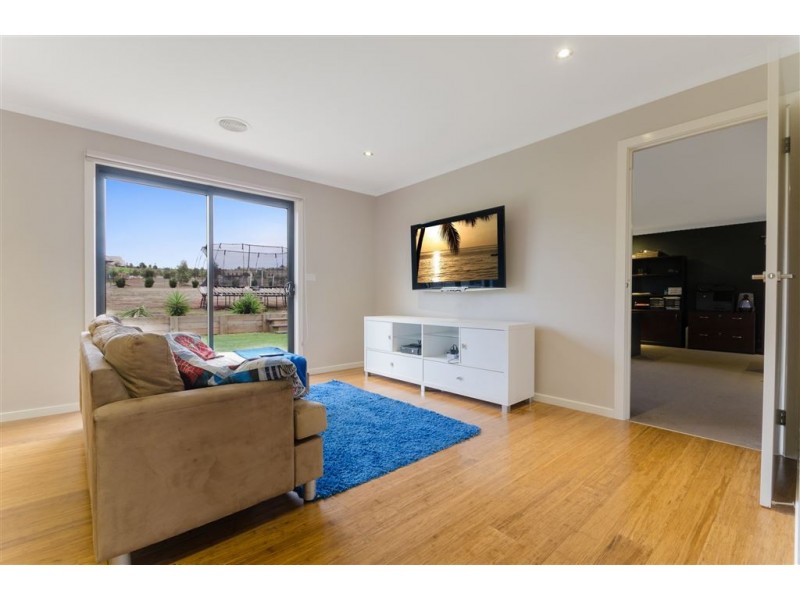 100 Kulina Drive, Lovely Banks VIC 3221