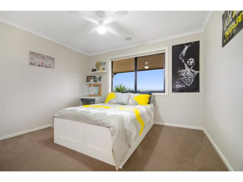 100 Kulina Drive, Lovely Banks VIC 3221